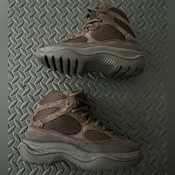 Size 4 - adidas Yeezy Desert Boot High Oil